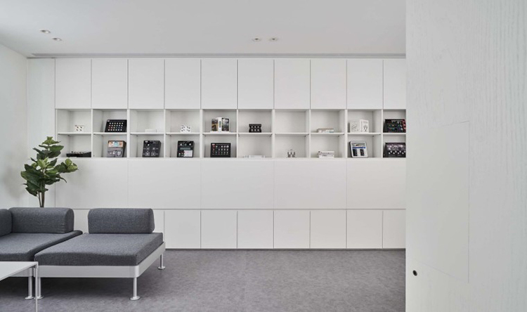 打造高級灰品質辦公空間裝修方案